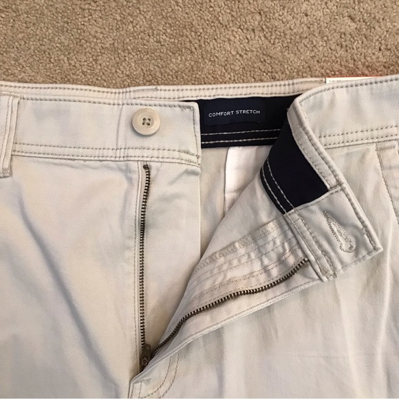 St Johns Bay Mens Cargo Shorts NEW Size 40 Comfort Stretch Putty Off White - Picture 6 of 10